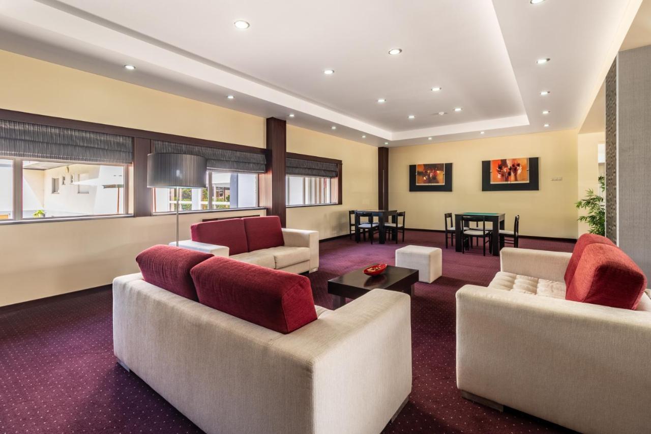 Hotel Colmeia Monte Real Luaran gambar