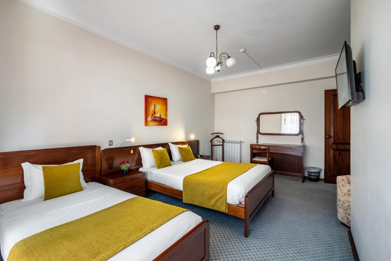 Hotel Colmeia Monte Real Luaran gambar