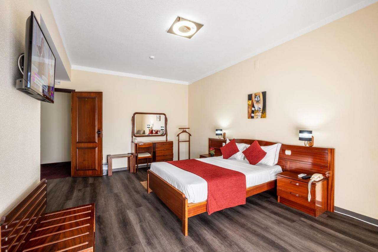 Hotel Colmeia Monte Real Luaran gambar