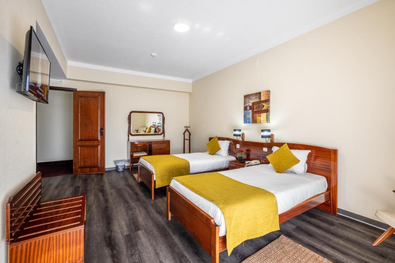 Hotel Colmeia Monte Real Luaran gambar