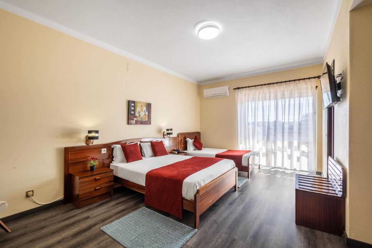 Hotel Colmeia Monte Real Luaran gambar