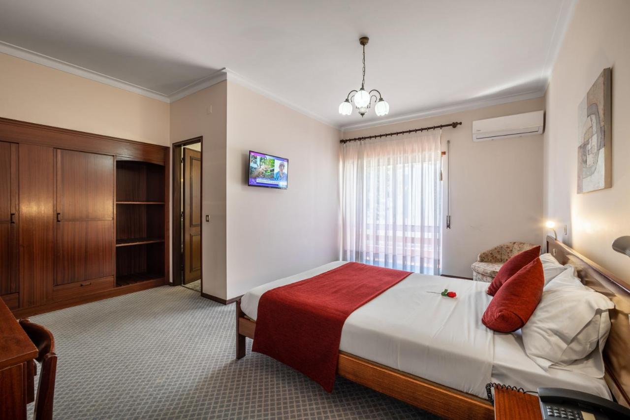 Hotel Colmeia Monte Real Luaran gambar