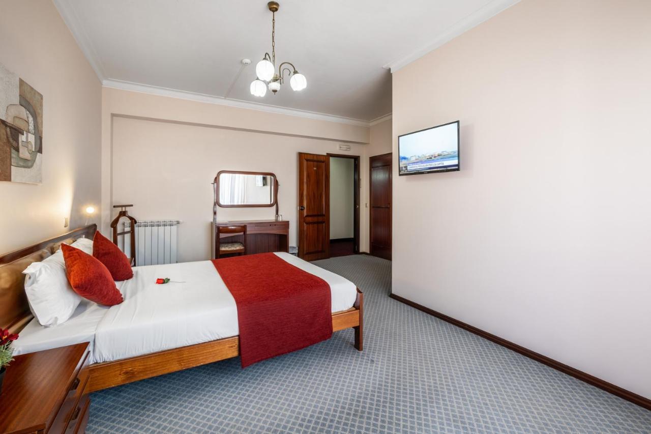 Hotel Colmeia Monte Real Luaran gambar