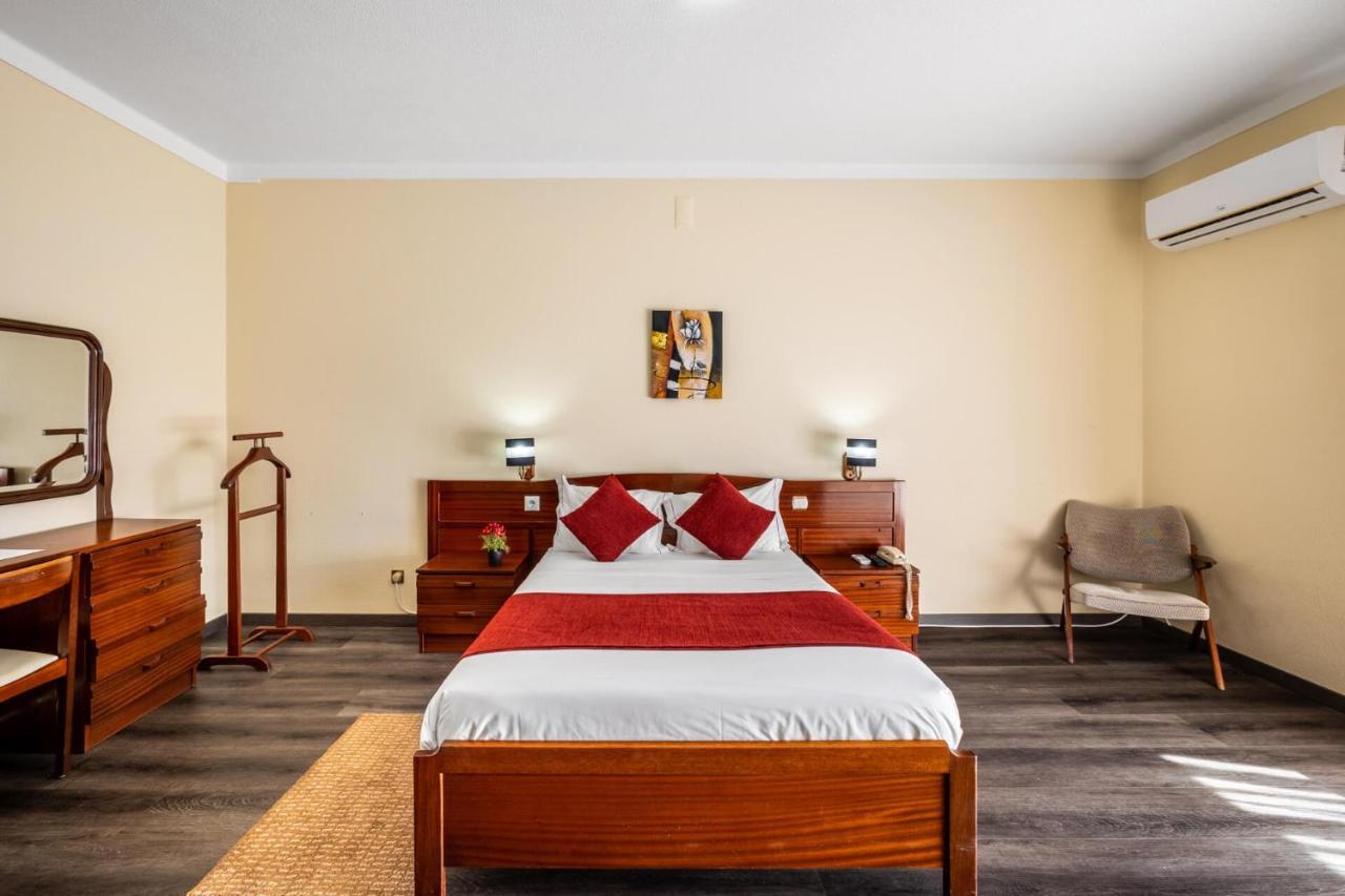 Hotel Colmeia Monte Real Luaran gambar